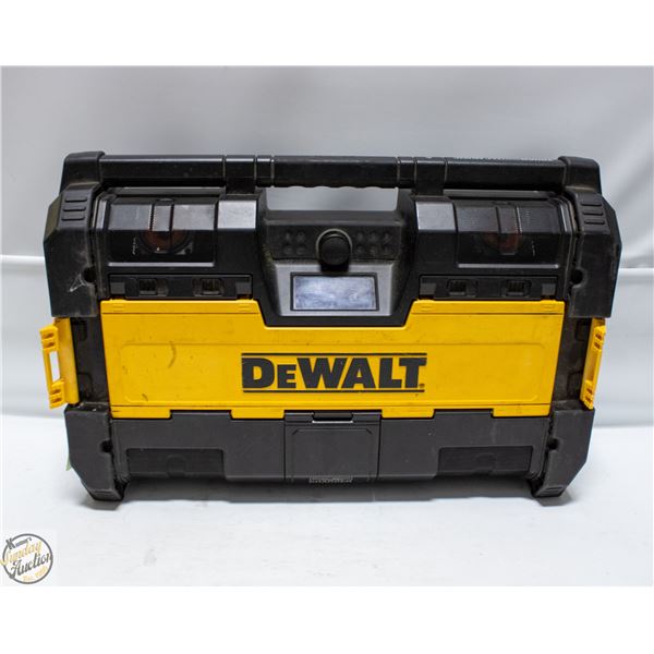 CORDLESS DEWALT PACKOUT RADIO
