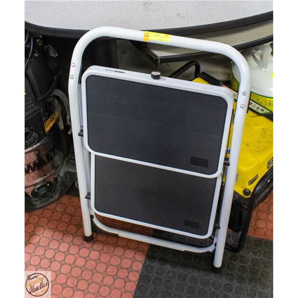 UBERHAUS FOLDING 2 STEP STOOL