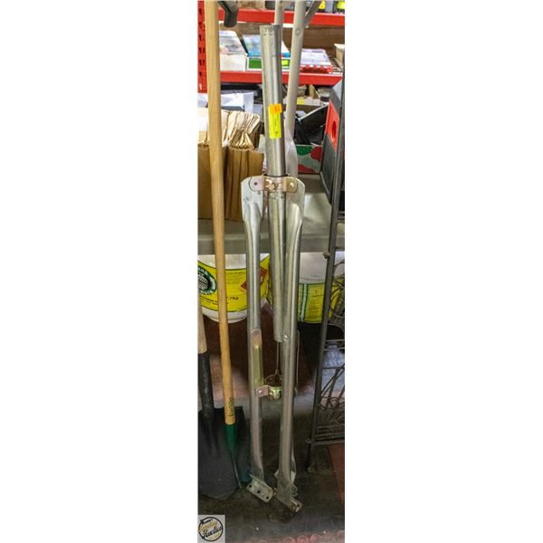 TRIPOD HD 4’ STAND (FITS 1 ½” POLE)