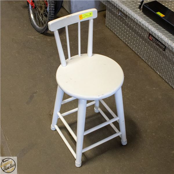 VTG. WOODEN JUNIOR CHAIR 29 INCHES TALL