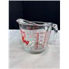 Image 5 : Lot of 3 Vintage Fire King  Measuring Cups Unused