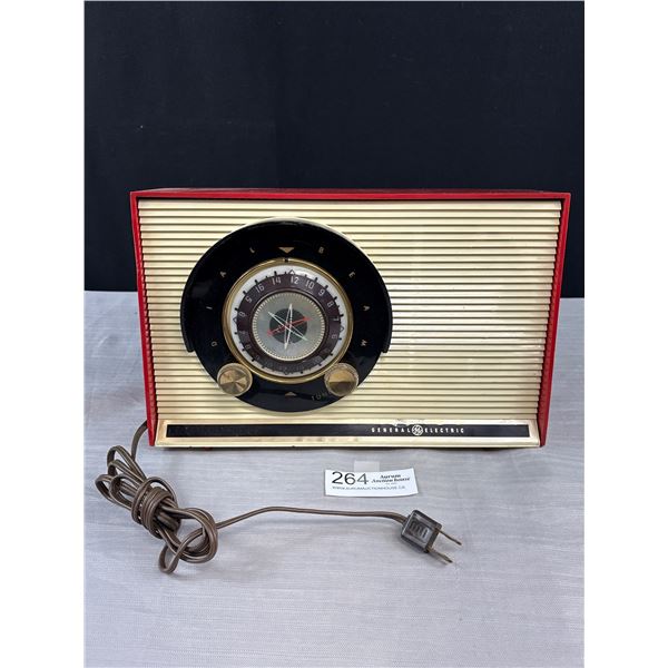 1950's General Electric " Dial Beam Atomic" AM Tube Radio