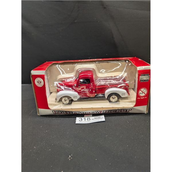 1;24 Scale  Die cast Diecast 1941 Plymouth Pickup Lennox in Original Box