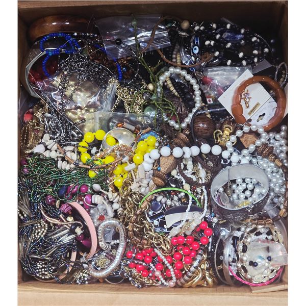 BOX OF COSTUME JEWELRY