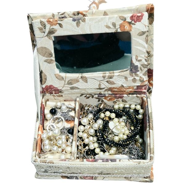 SMALL BOX OF JEWELRY