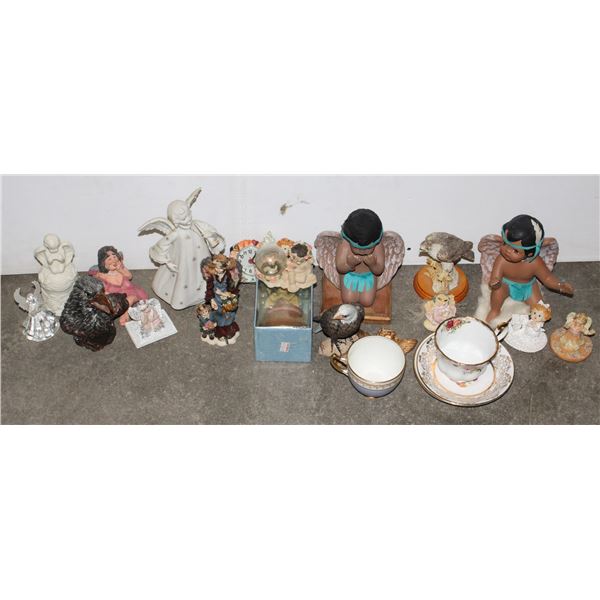 LOT OF GLASS DECOR ITEMS