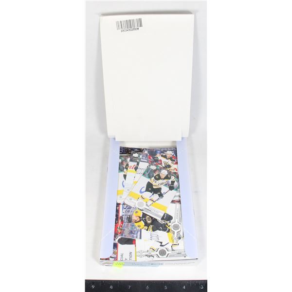 BOX OF ASSORTED MOSTLY MODERN HOCKEY CARDS