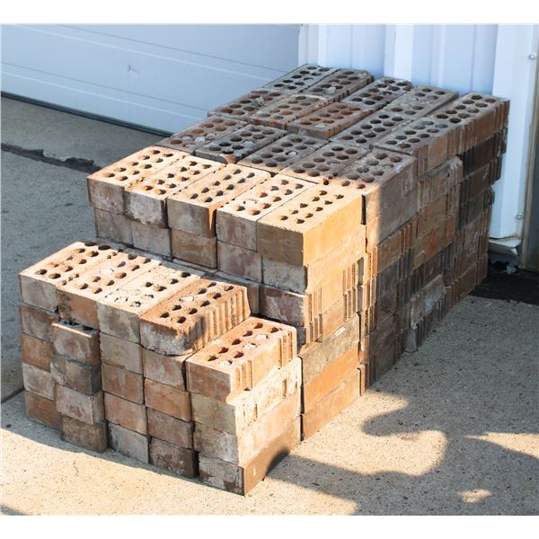 LARGE LOT OF BRICKS