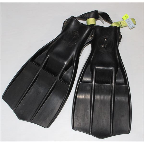 SCUBA USA DIVERS AQUA LUNG PADDLES