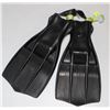 Image 1 : SCUBA USA DIVERS AQUA LUNG PADDLES