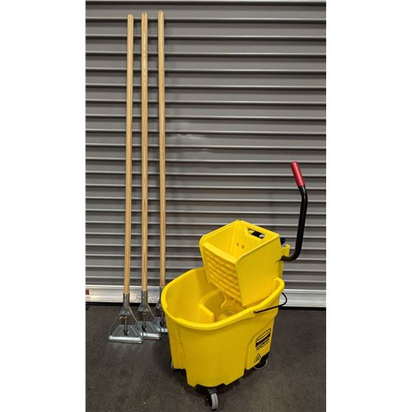 Rubbermaid Mop Bucket With Uline 3 Mop Handles