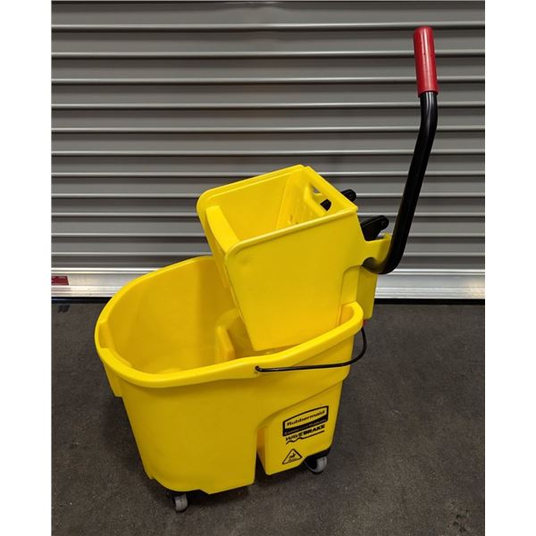 Rubbermaid Mop Bucket