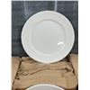 Image 3 : 9.5" Plain White Plates Classic, Dudson 3PLW250C - Lot of 24