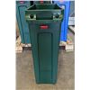 Image 2 : Rubbermaid Slim Jim 23 Gallon Trash Can, Green
