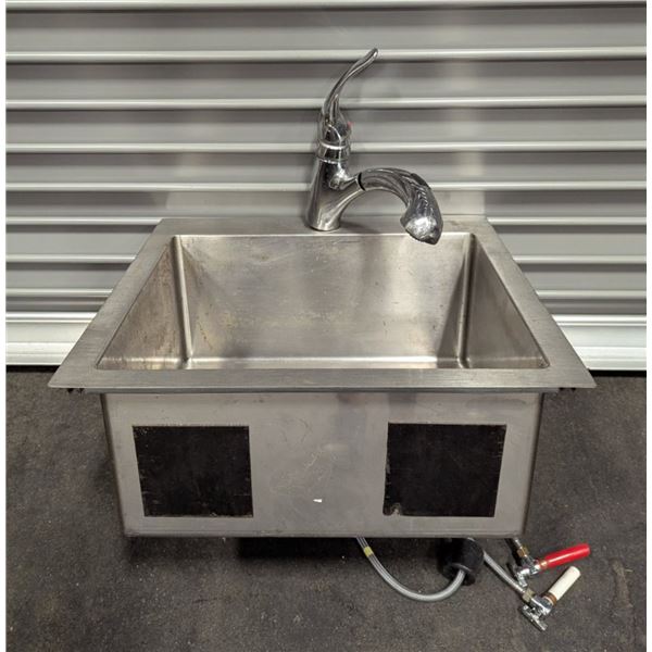 20-1/2" x 20-1/2" Stainless Steel Hand Sink w/Faucet