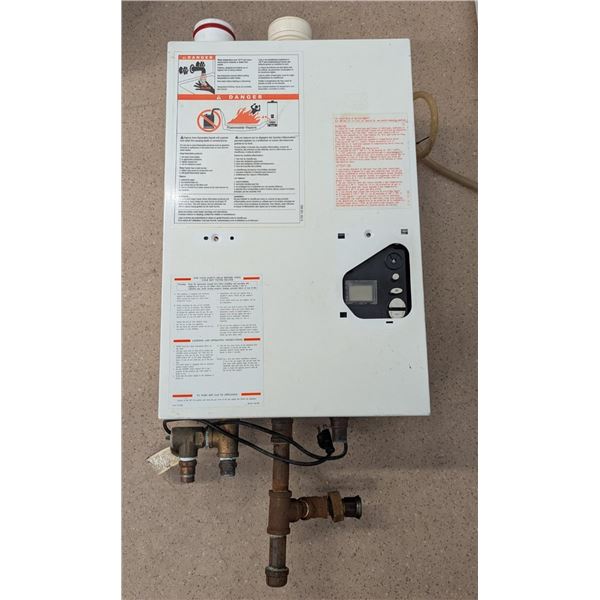 AQ250SX NG Water Heater | RCC30/R6FL
