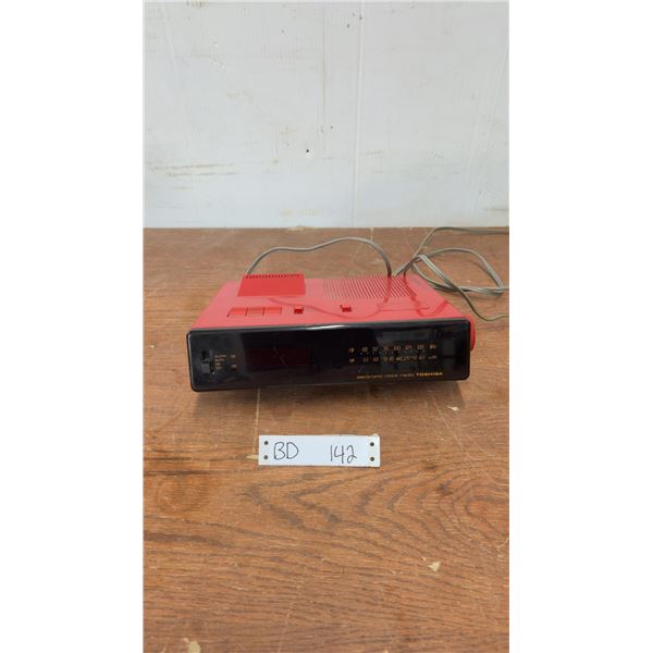 Vintage Retro Red Toshiba RC-8150 F Electronic Clock Radio. Space Age Design. works