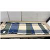 Image 2 : Vintage Álafoss Made in Iceland Pure Wool Throw Blanket
