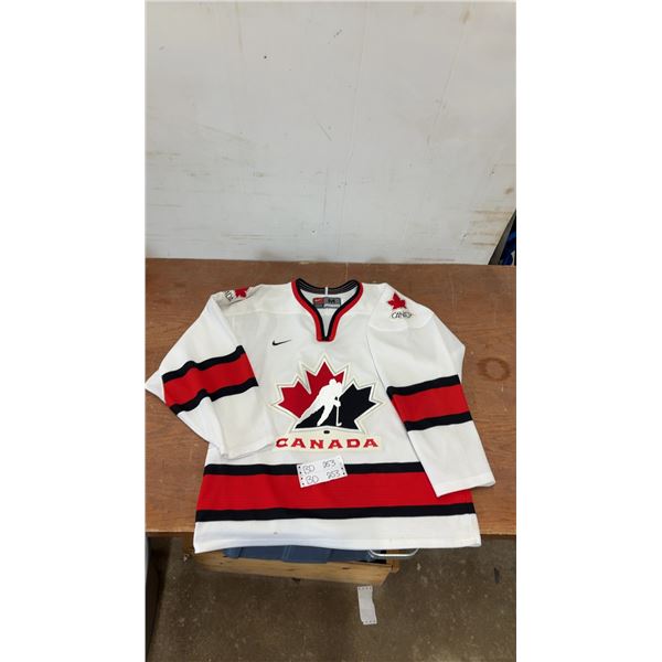 Vintage Team Canada Nike Men’s Medium Hockey Jersey, 2002 Olympics