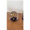 Image 6 : 7 Beautiful Art Glass Paper weights