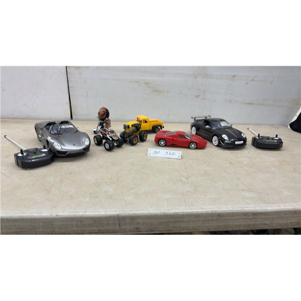 Collection of Remote Control Cars (unknown Condition) Porsche 911 GT3, Porsche 918 Spyder, Ferrari