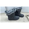 Image 3 : Black Faux Fur-Trimmed Winter Boots, Sz 9, 3 Pairs of Women's Flats, Sz 8.5 and 9, Black Ankle