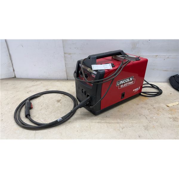 Lincoln Electric Weld-Pak 125HD 120V Welder, Ground Clamp, and MIG Gun