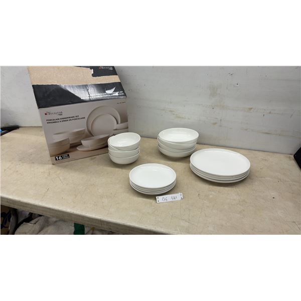 Inspiration Porcelain 16-Piece Dinnerware Set