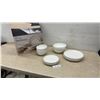 Image 1 : Inspiration Porcelain 16-Piece Dinnerware Set