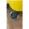 Image 5 : Rubbermaid Commercial Products WaveBrake Mop Bucket and Wringer on Casters