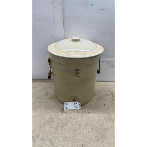 Medalta Potteries Ltd. 5 Imperial Gallon Crock with Lid and Wire Handles