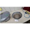 Image 3 : Vintage Grey Speckled Enamelware Lidded Pot and Utility Bucket