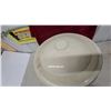 Image 3 : Medalta Potteries 10-Gallon Stoneware Crock With Domed Lid and Wire Handles, Redcliff, Alberta