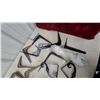 Image 3 : Assorted Metal Shelf Brackets and Plant Hangers, Various Sizes