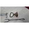 Image 7 : Vintage Kitchen Lot: Spong Slicer, Juicer, Sifter, Ricer, Wood Crate