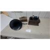 Image 1 : Antique Thomas A. Edison Standard Cylinder Phonograph with Black Horn and Oak Case