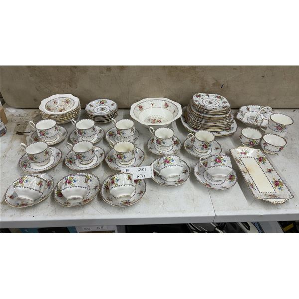 Royal Albert Petit Point 66-Piece China Set