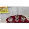 Image 5 : Set of Three Vintage Clear Pressed Glass Kerosene Finger Lamps with Handles and Glass Chimneys
