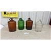 Image 1 : Four Finger Jugs