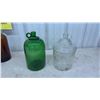 Image 6 : Four Finger Jugs