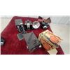 Image 4 : Vintage Cameras: Warwick Box, Kodak Brownie Six-20 Model D, Coronet Flex