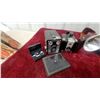Image 5 : Vintage Cameras: Warwick Box, Kodak Brownie Six-20 Model D, Coronet Flex