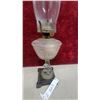 Image 3 : Antique Figural Kerosene Oil Lamp with Frosted Glass Fount and Spelter Cherub on Cast Iron Base