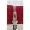 Image 4 : Antique Figural Kerosene Oil Lamp with Frosted Glass Fount and Spelter Cherub on Cast Iron Base