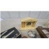 Image 9 : Vintage Rolls Razor Self-Stropping Safety Razor in Blue Velvet-Lined Chrome Case