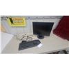 Image 1 : Samsung SyncMaster 203B LCD Monitor and Acer Keyboard