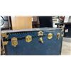 Image 15 : Vintage Tuna in Trunk with Brass Hardware