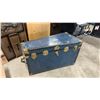 Image 16 : Vintage Tuna in Trunk with Brass Hardware