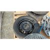 Image 11 : Set of 4 Michelin Winter Tires on Rims with Hub Caps, 205/55R16 on 5 × 114.3mm Steel Rims, centre