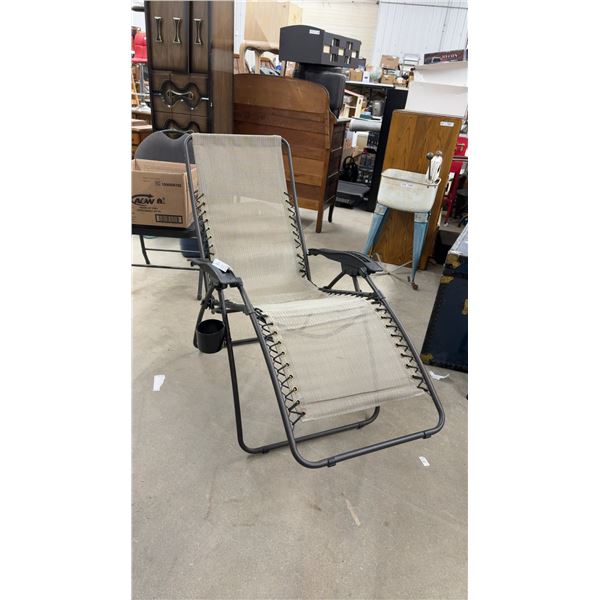 Zero Gravity Recliner Chair with Cup Holder